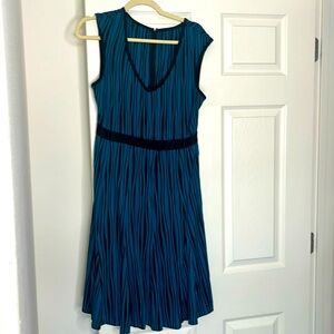 Beautiful Unknown Brand Teal & Black Medium Textured Dress Holiday